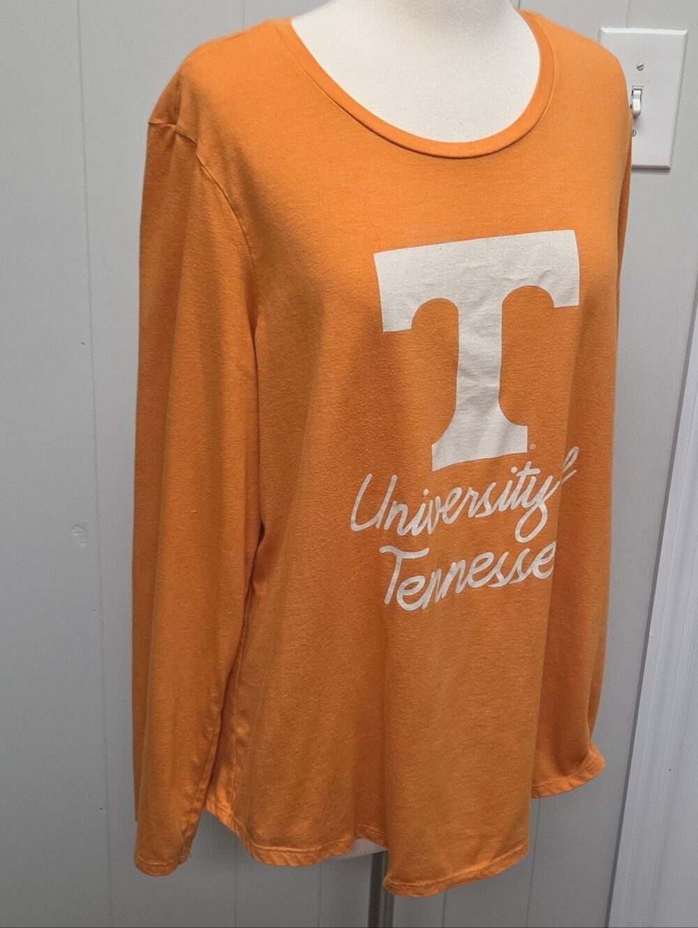 University of Tennessee Women’s Long Sleeve Orange Vols Shirt 2XL - Picture 2 of 7